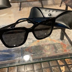 DIFF Sunglasses Bella II Black Grey